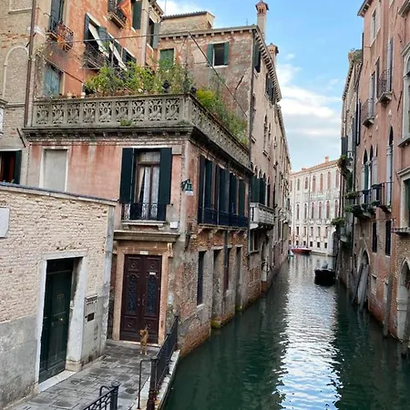 Guest house Lively Castello Comfort Private Bath & Privacy *