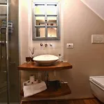 Stylish Self-contained & Bath In Castello Between Biennale & San Marco Gæstehus 3*